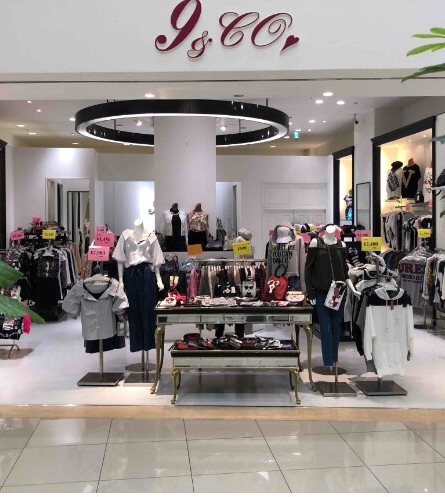 ９＆Co.　三宮オーパ2店